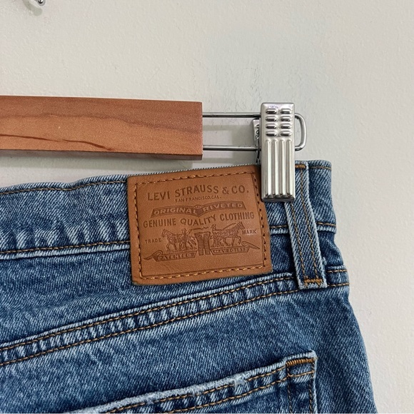 Levi’s Wedgie Straight Jeans - Picture 8 of 14